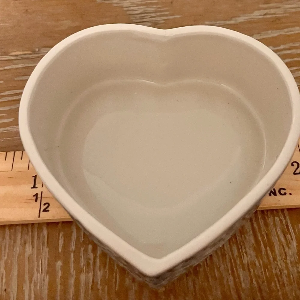 Vintage Chinoiserie Blue White Porcelain Heart Trinket Box Lotus